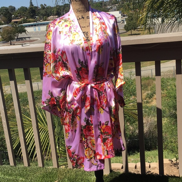 Other - Flower silk robe
